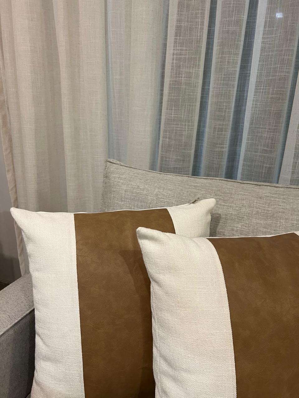 Almofada Listrada Couro e Tecido